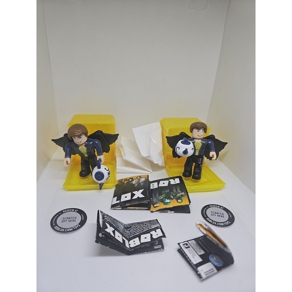 (2) Earl Fays + Sprinter Girl with Codes - Roblox Celebrity Series 7 - Picture 3 of 3